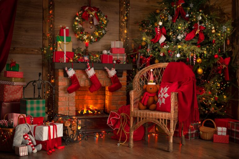 Fireplace,And,Christmas,Tree,Background